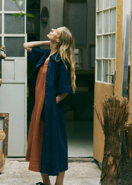 TOAST | Pleated Cotton Linen Dress Mid Blue / 4 TOAST | Pleated Cotton Linen Dress Mid Blue / 4