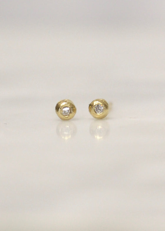 Victoria Cunningham | 14k Gold Diamond Dot Earrings
