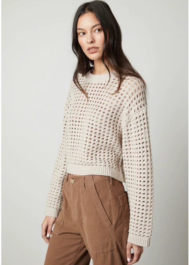 The cozy chic ensemble that flatters every curve