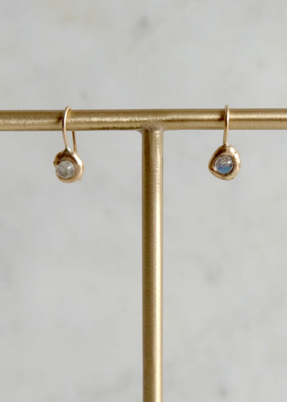 Occasionally Sweet | 14kg Petite Yui Labradorite Drop Earrings