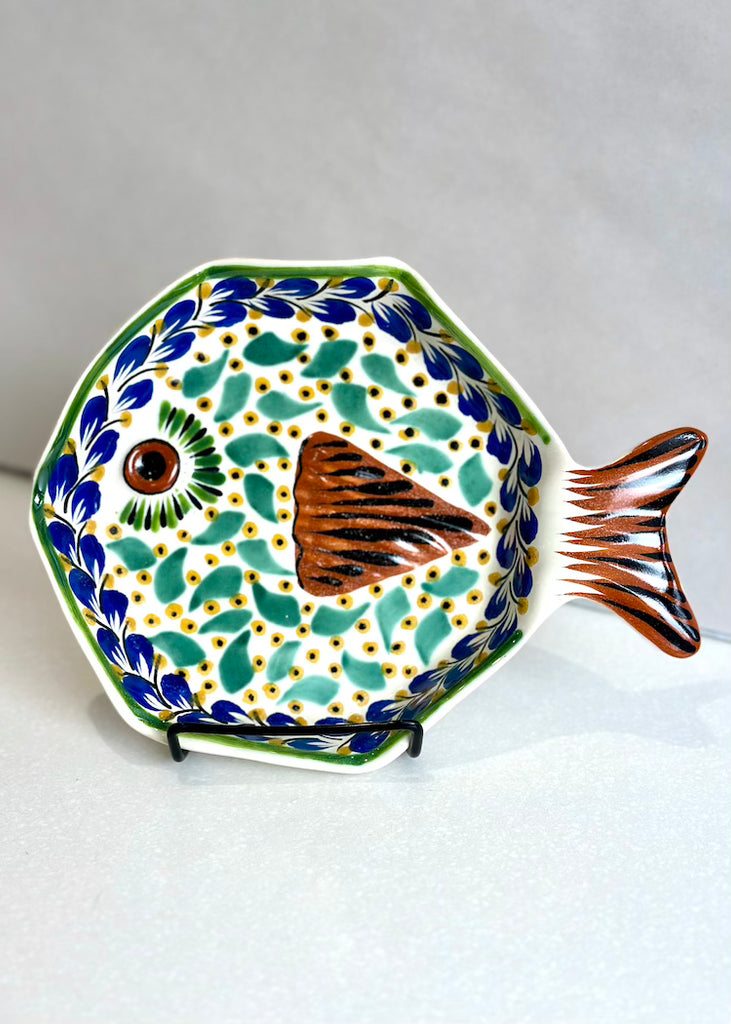 Gorky Gonzalez Pottery | Fish Plate with Tail 1