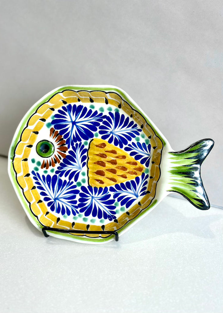 Gorky Gonzalez Pottery | Fish Plate with Tail 4