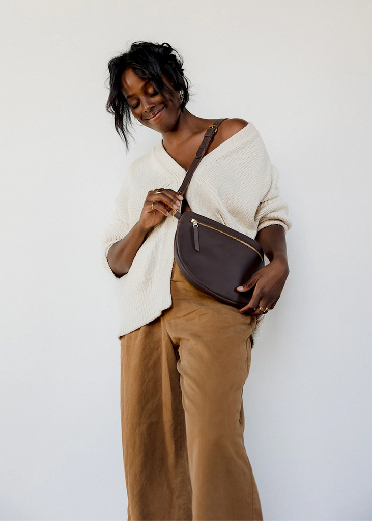 ABBY ALLEY | The Big Sling Bag | Mocha
