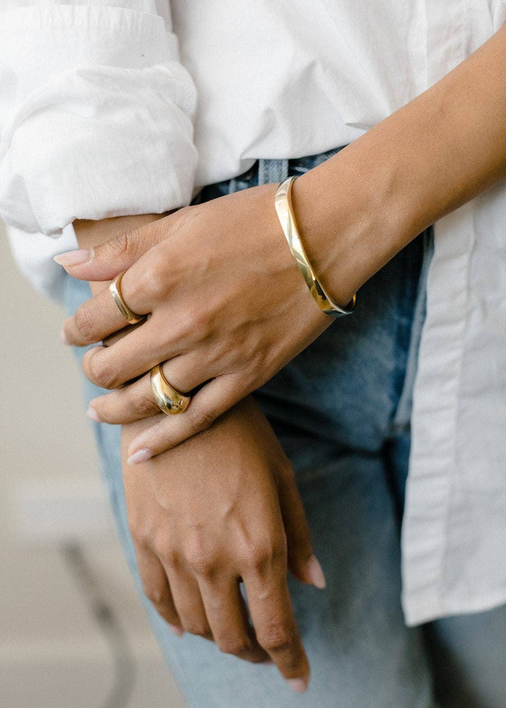 ABBY ALLEY | Square Bangle I