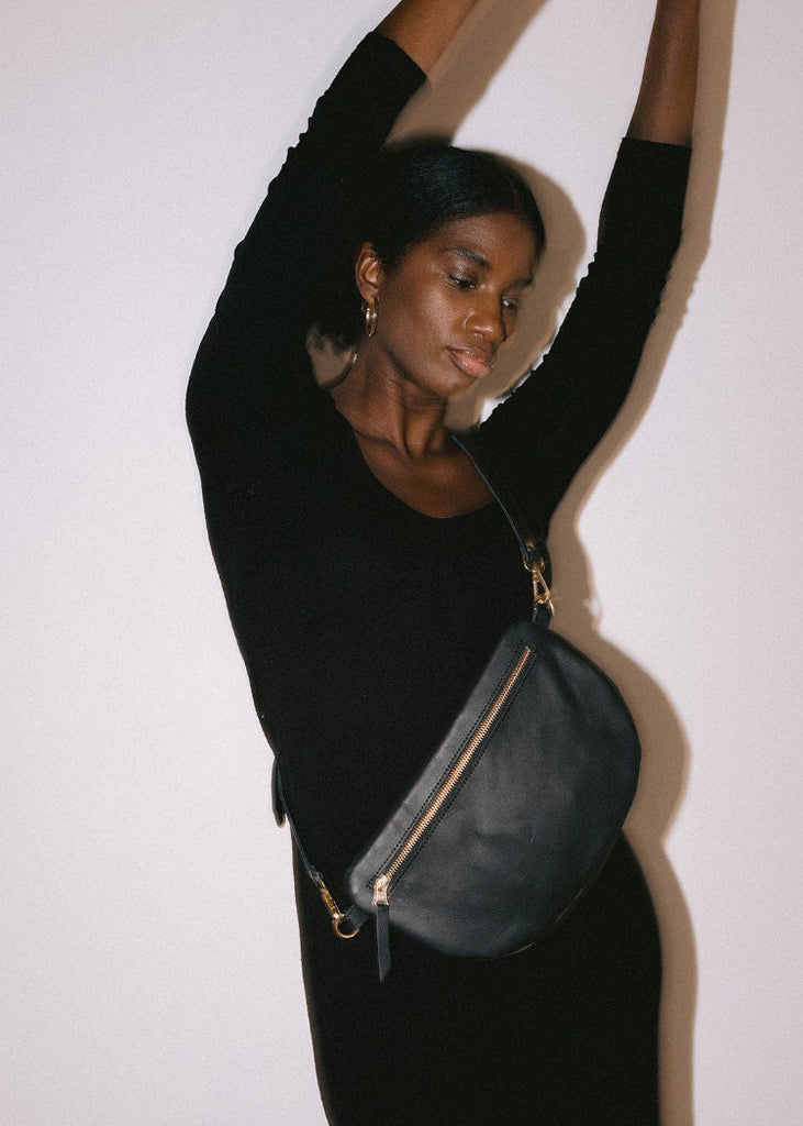 ABBY ALLEY | The Big Sling Bag | Black