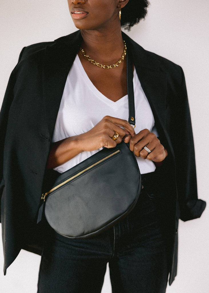 ABBY ALLEY | The Big Sling Bag | Black