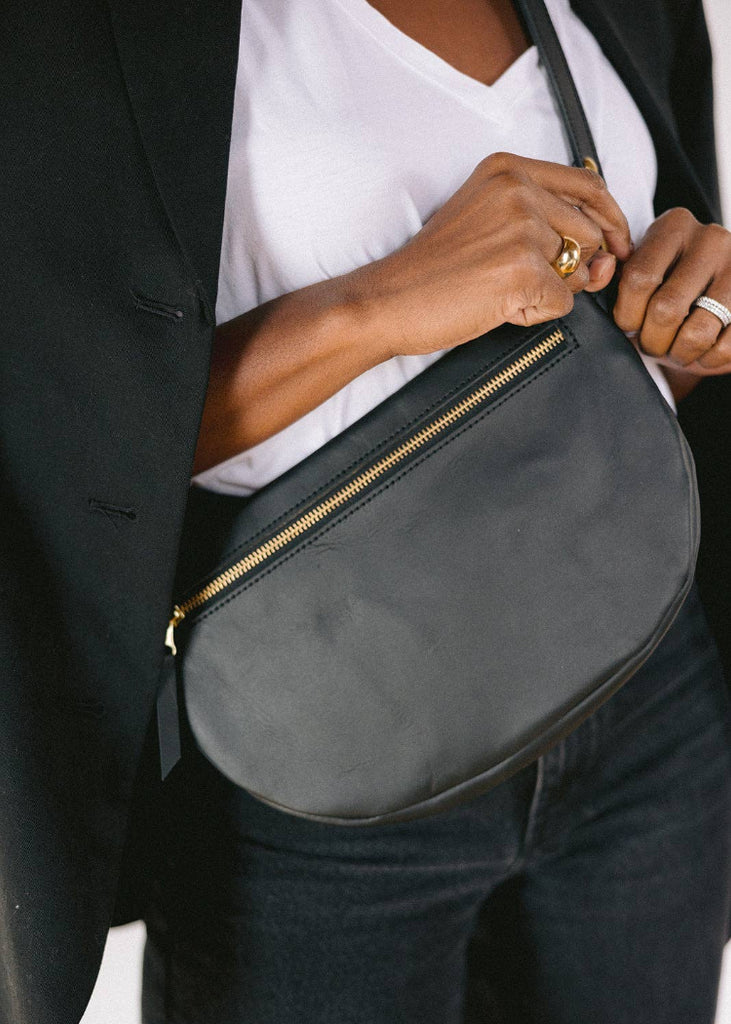 ABBY ALLEY | The Big Sling Bag | Black