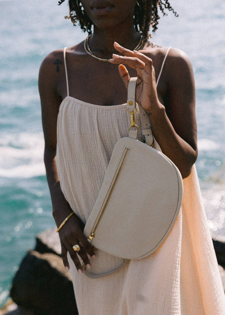 ABBY ALLEY | The Big Sling Bag | Oyster