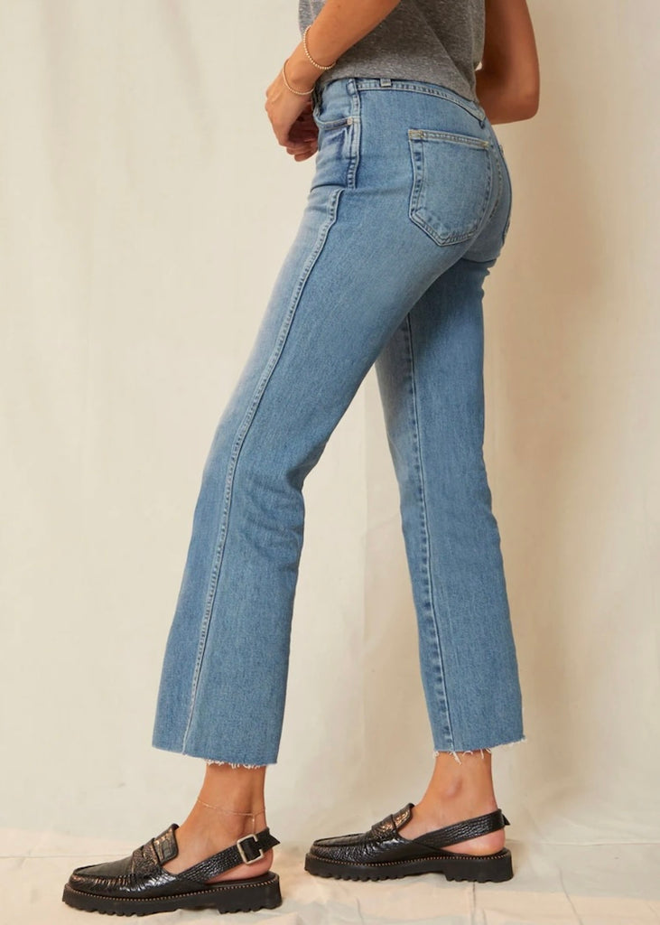 AMO Denim | High Rise Kick Crop in Topanga