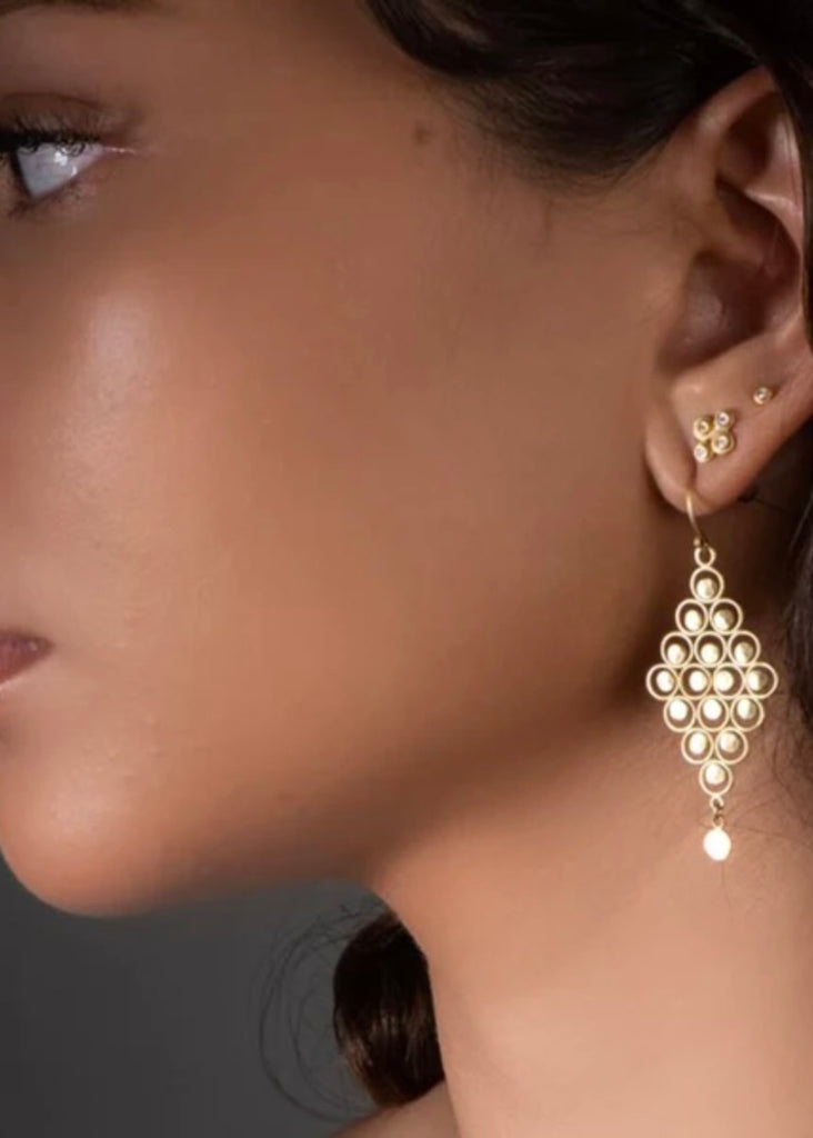Ananda Khalsa | 22k Raised Disk 4 Diamond Stud Earring