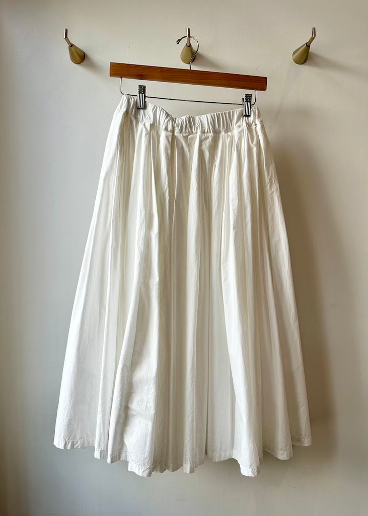 Apuntob | Milk Skirt
