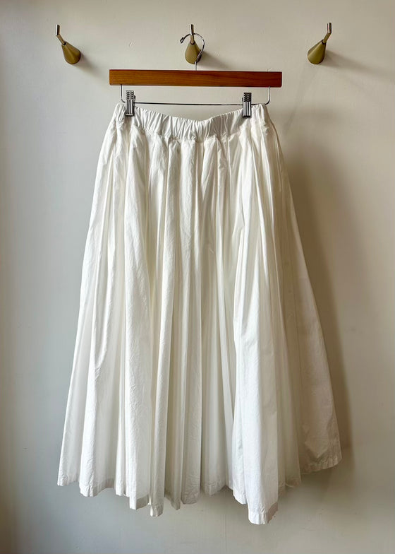 Apuntob | Milk Skirt