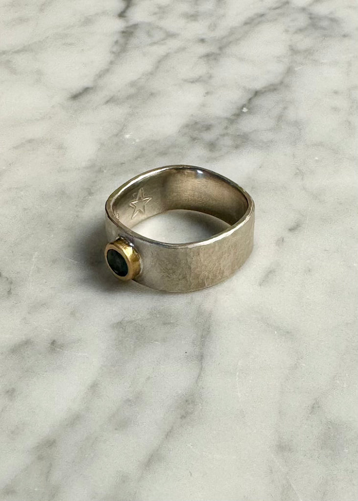 Big Sur | 5mm Dark Blue Faceted Sapphire Ring