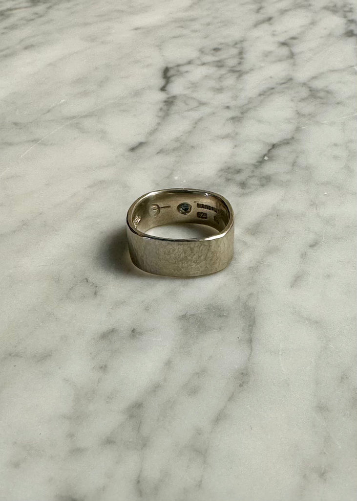 Big Sur | 5mm Dark Blue Faceted Sapphire Ring