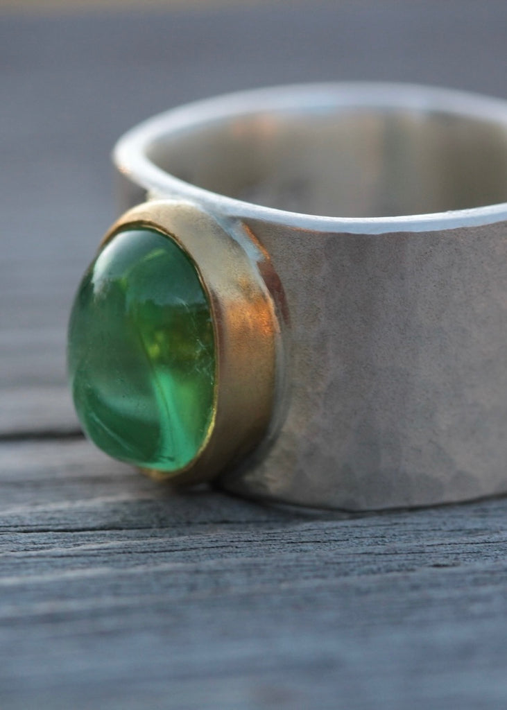 Big Sur | Green Tourmaline Hammered Wide Band