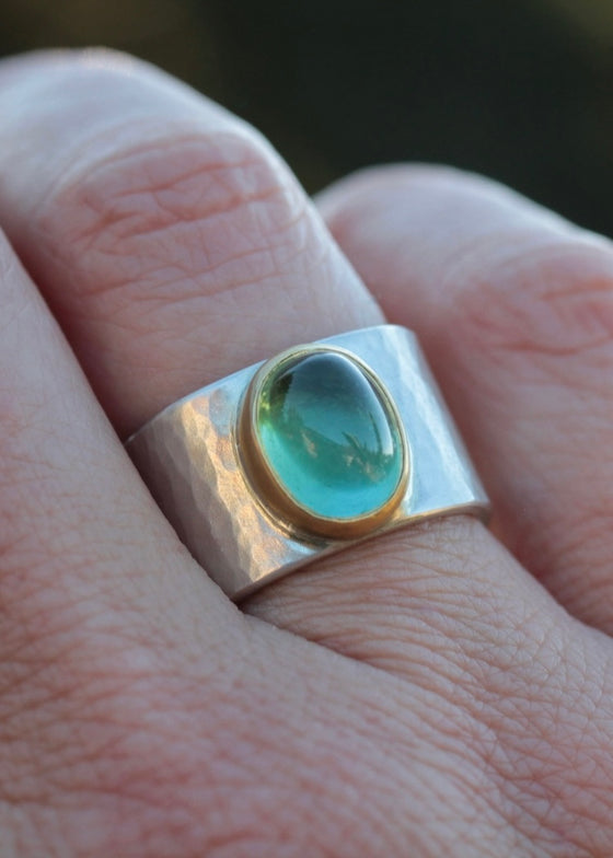 Big Sur | Green Tourmaline Hammered Wide Band