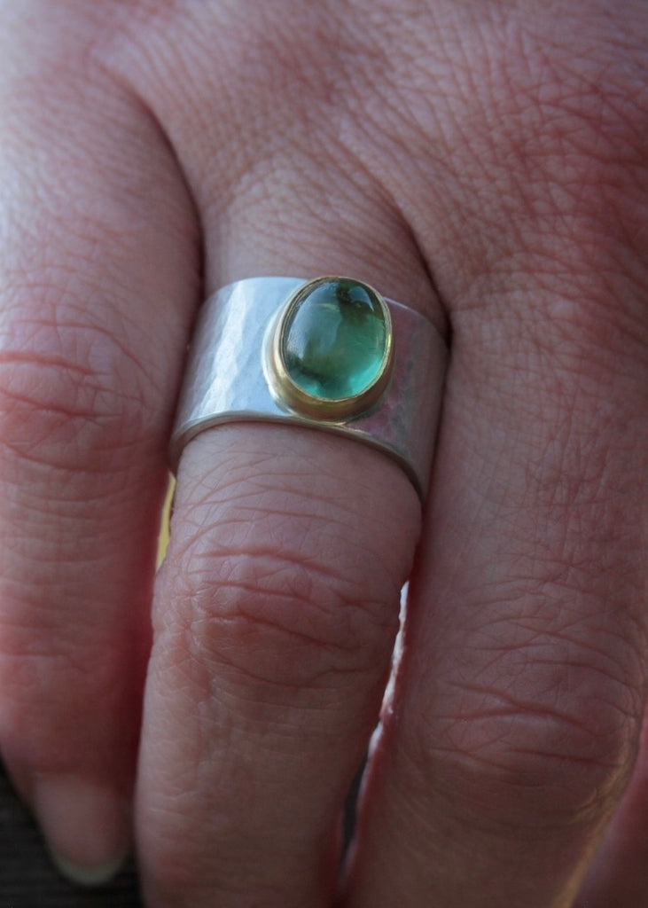 Big Sur | Green Tourmaline Hammered Wide Band