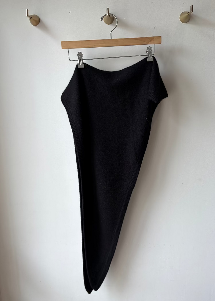 Black | Cashmere Triangle Scarf