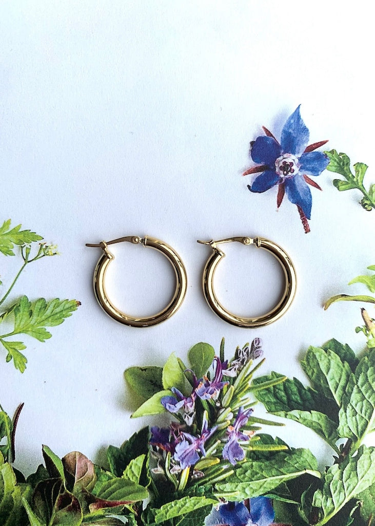 Carla Corp | 14k Gold 2.5x20mm S/D Hoop Earrings