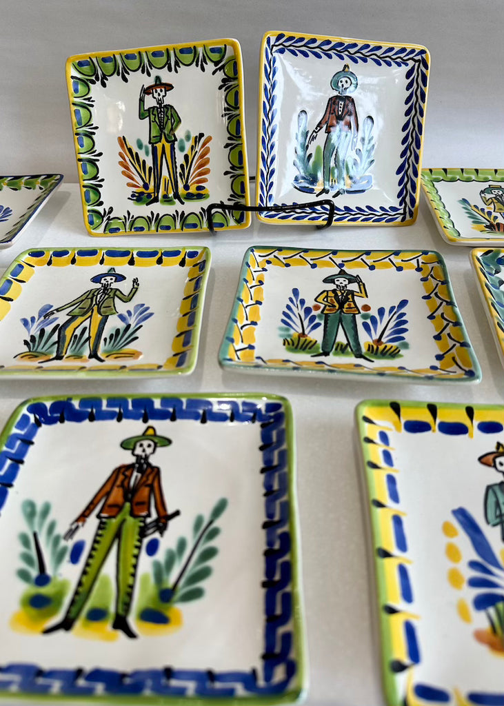 Catrin Standing Square Bread Plate