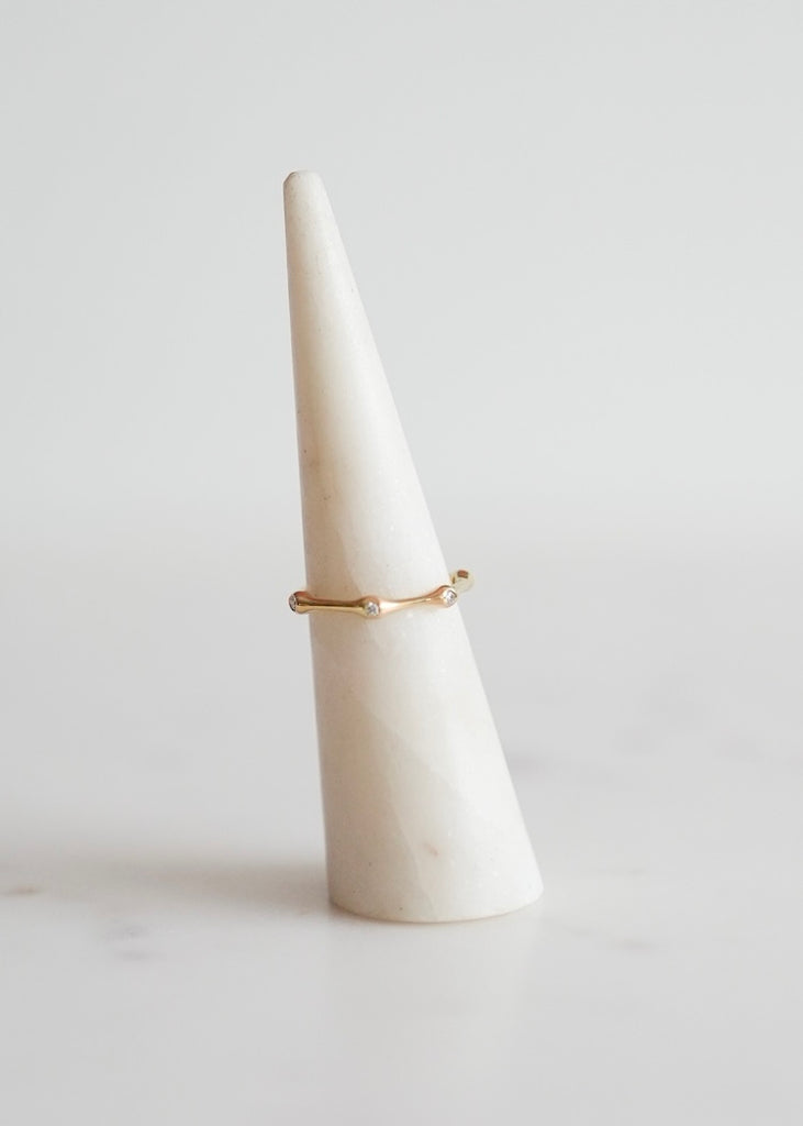 Diana Mitchell | 1.5mm Sprinkle Band | 18k