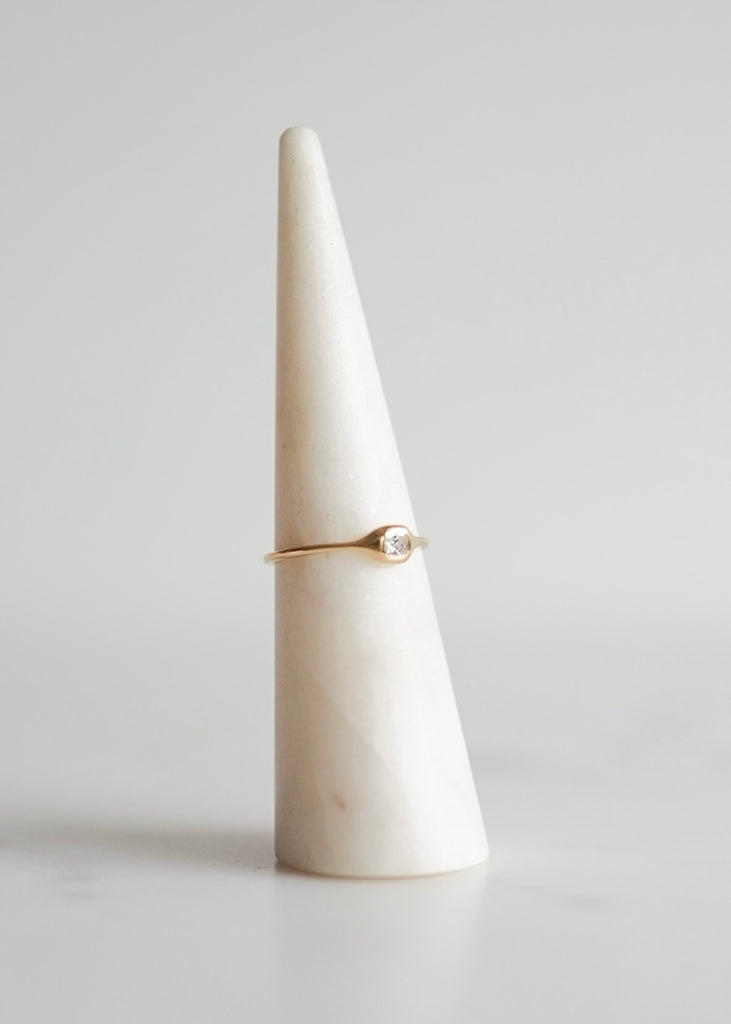 Diana Mitchell | Cushion Cut Diamond Shape Ring | 18k