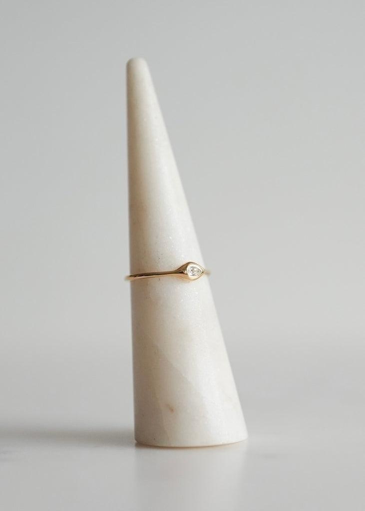 Diana Mitchell | Pear Cut Diamond Shape Ring | 18k