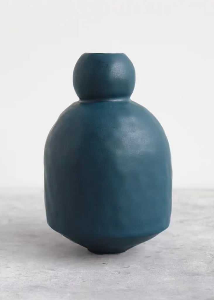 Elizabeth Benotti | Ebb + Flow Vase Series 1