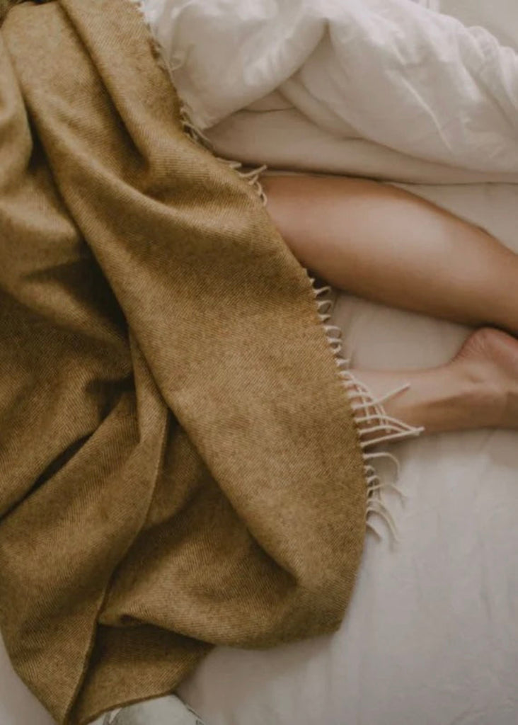 Evangeline | Lightweight Herringbone Throw blanket - honey color