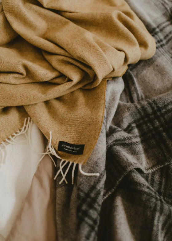 Evangeline | Lightweight Herringbone Throw blanket - honey color