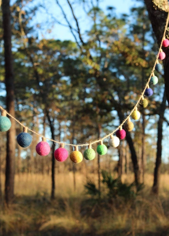 Felt Color Ball Lightbulb Garland