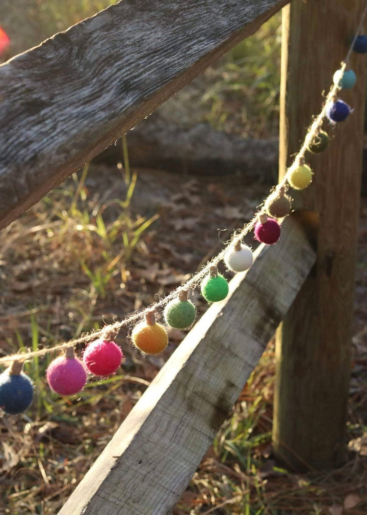 Felt Color Ball Lightbulb Garland