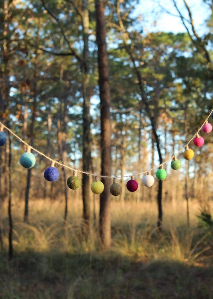 Felt Color Ball Lightbulb Garland