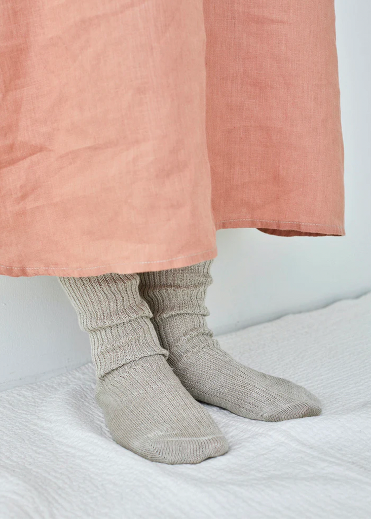 Fog Linen Work | Linen Rib Socks Middle Gauge Natural