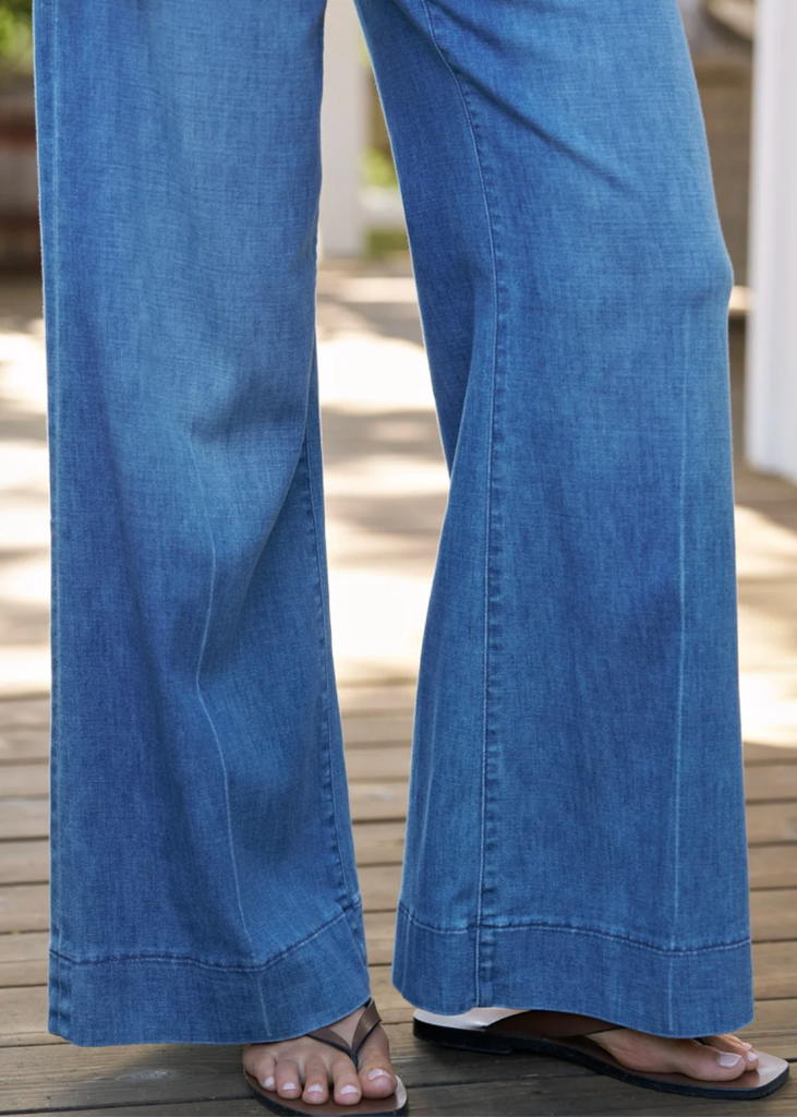 Frank & Eileen | West Village Wide Leg Trouser | Italian Dream Light Denim
