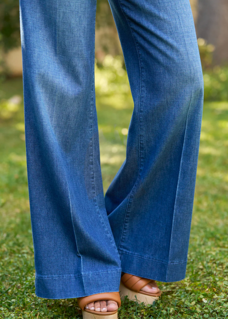 Frank & Eileen | West Village Wide Leg Trouser | Italian Dream Light Denim