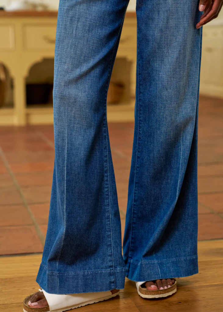 Frank & Eileen | West Village Wide Leg Trouser | Italian Dream Light Denim