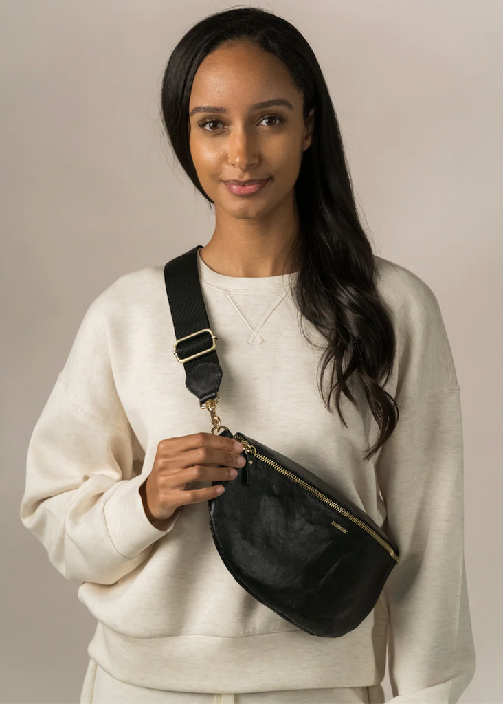 Uashmama | Sling Body Bag Glossy Black
