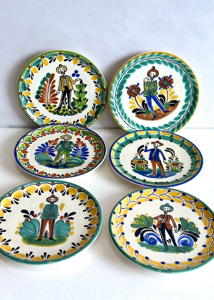 Gorky Gonzalez Pottery | Round Bread Plate | Catrin