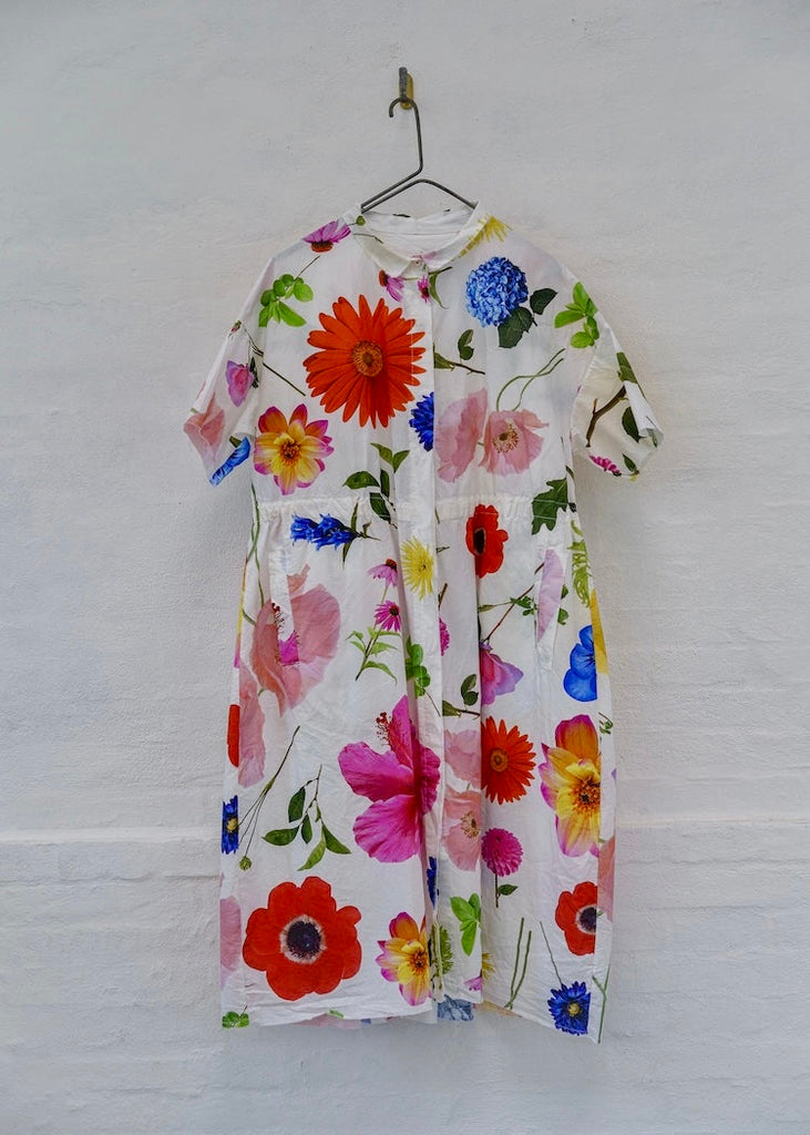 H + Hannoh Wessel | Dress Deborah | Flowers