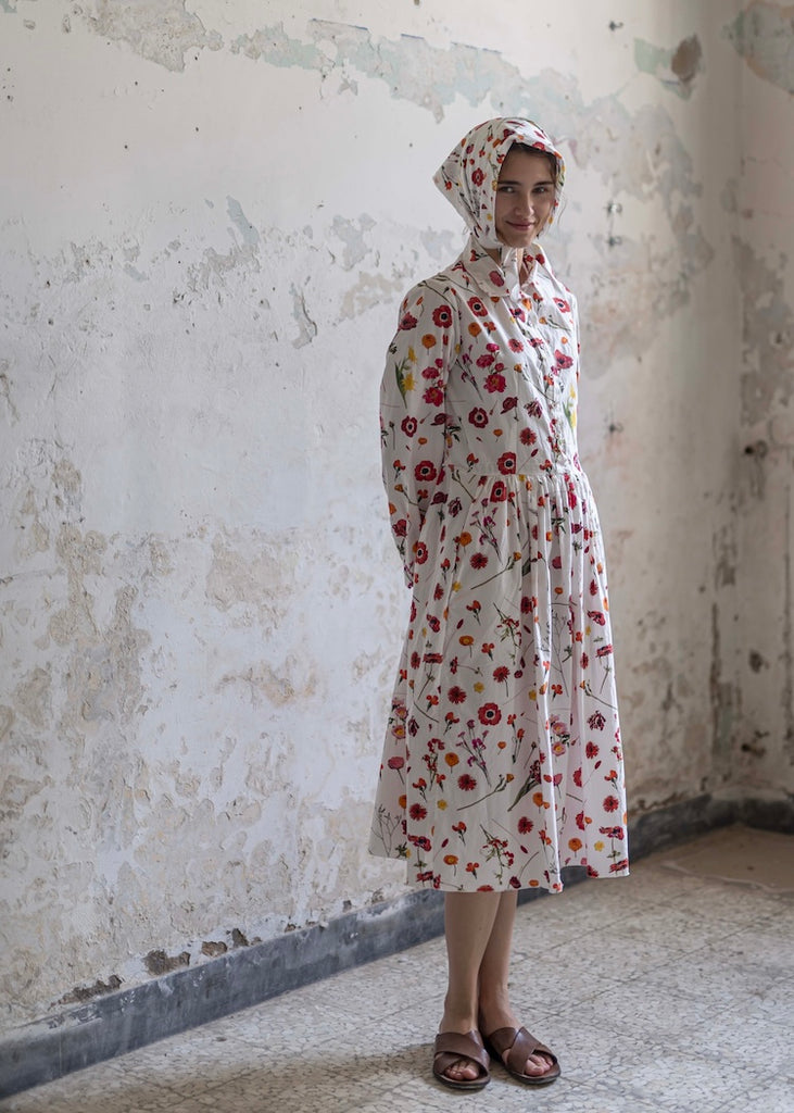 H + Hannoh Wessel | Dress Reana | Red Flowers