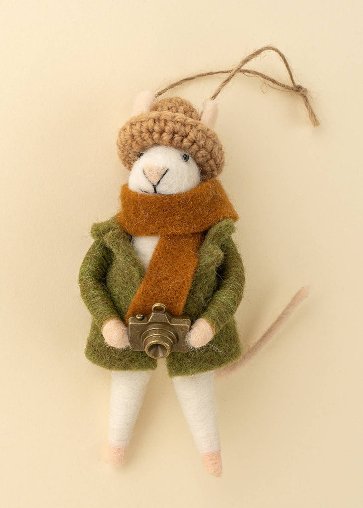 Holiday Mouse Ornament | Photographer Philip