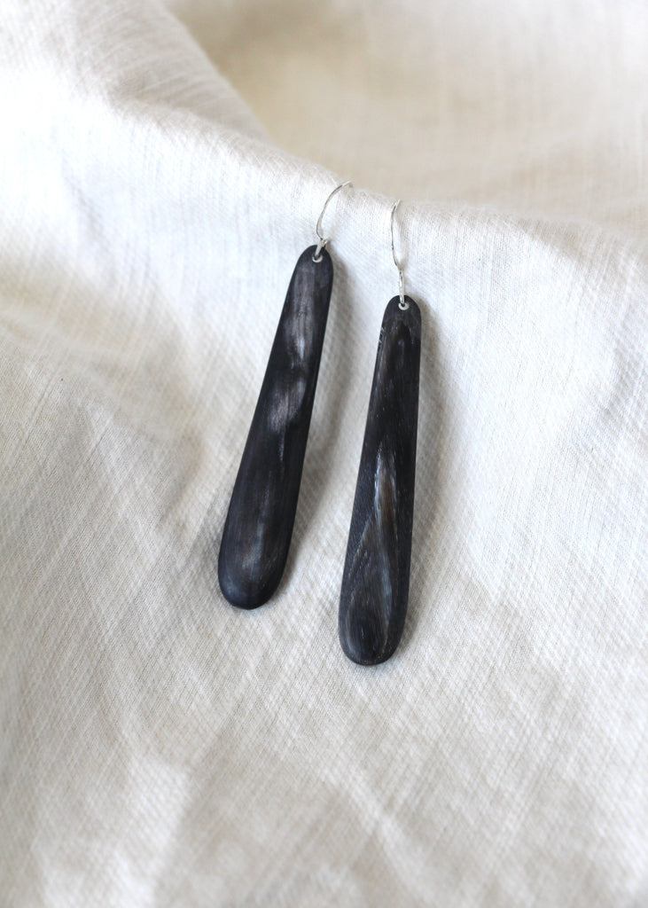 CATH•S | Grey Longhi Horn Earrings