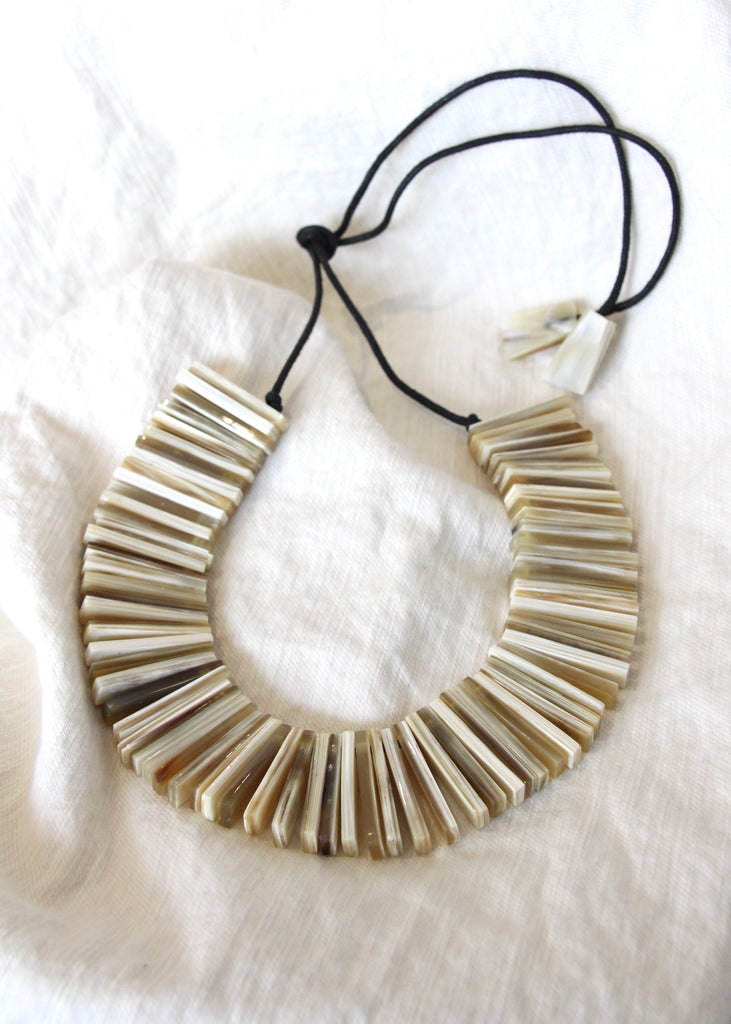 CATH•S | Beige Rectangle Horn Necklace