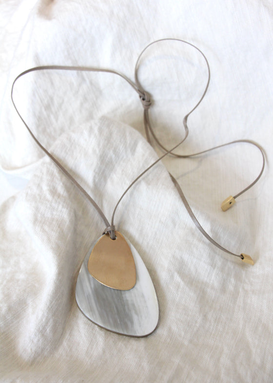 CATH•S | Triangle Beige Horn + Bronze Necklace