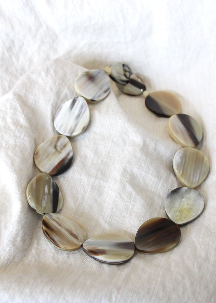 CATH•S | Oval Horn Necklace