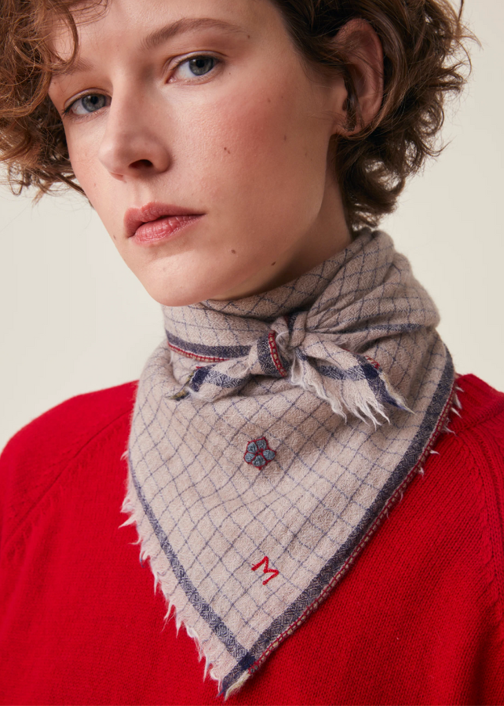 Idol Foulard No 850 Embroidery Tragedy