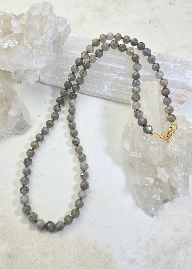 James + Jezebelle | Labradorite Necklace