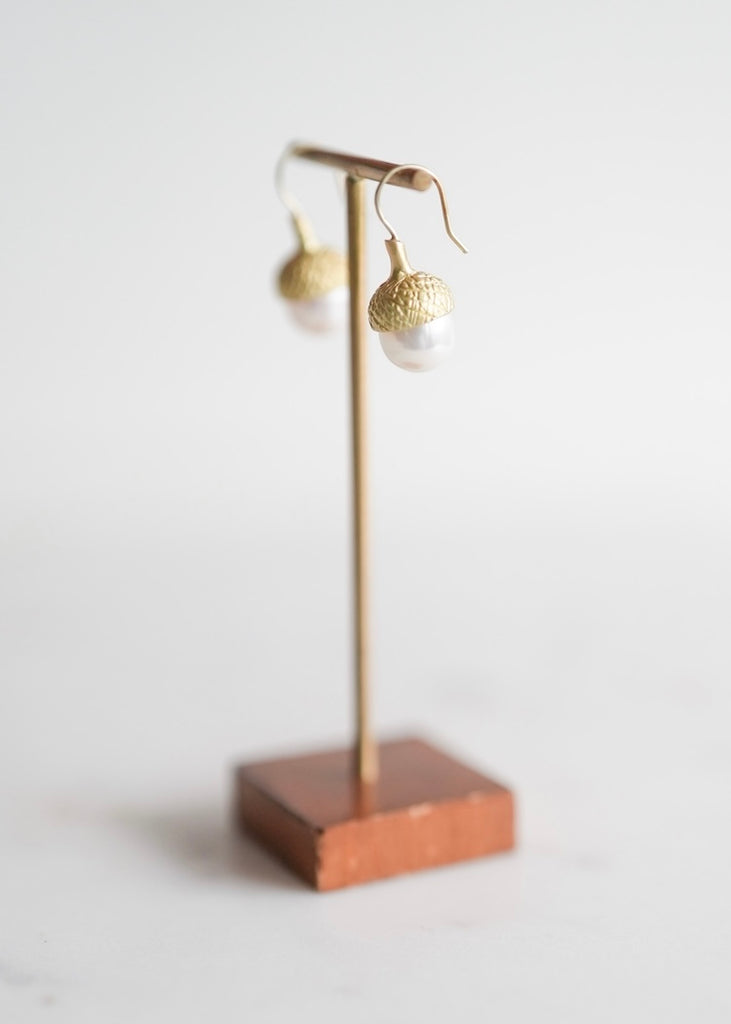Judi Powers | Acorn Pearl Drop Earrings 18kg