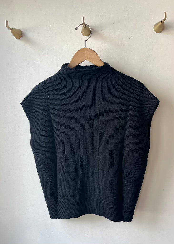Kinross | Short Sleeve Rib Funnel | Black